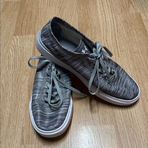 Under Armour Kids Black and Gray Sneakers. Athletic Athleisure Sporty